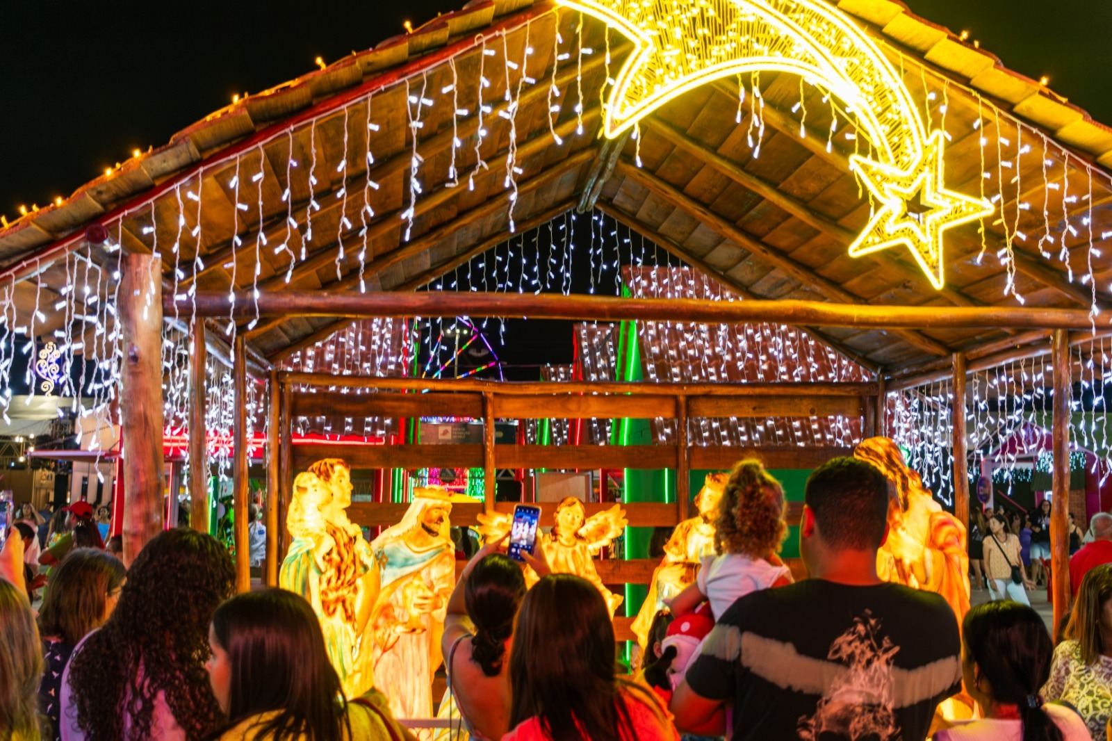 Vila do Natal Iluminado é atrativo para turistas e sergipanos na Orla