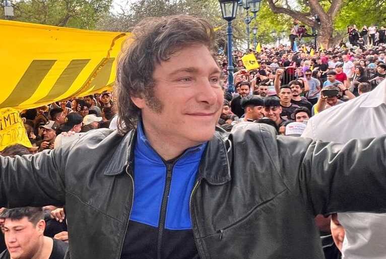 Ultradireitista Javier Milei vence as eleições na Argentina