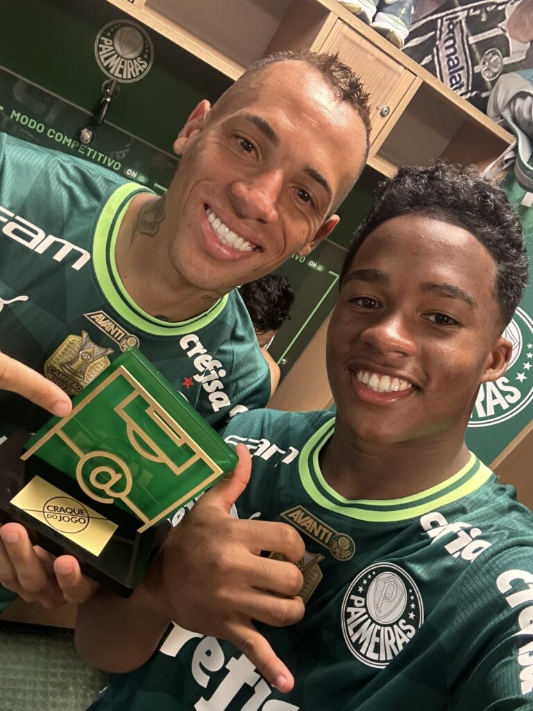 Palmeiras vence e coloca mão na taça do Campeonato Brasileiro