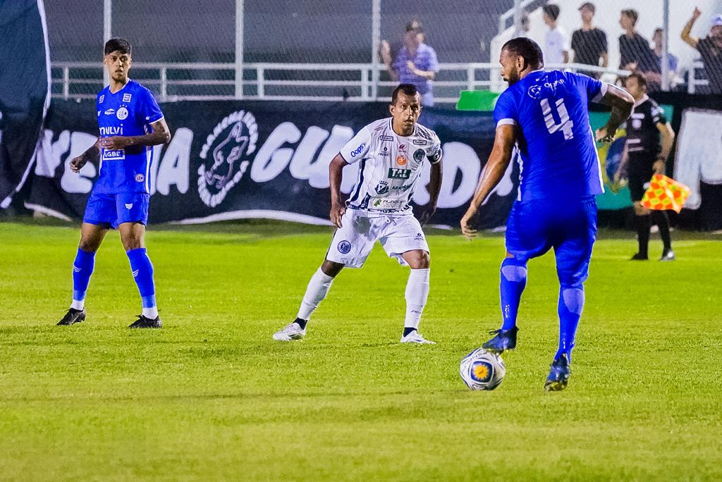 Confiança inicia o ano com partida decisiva para a temporada