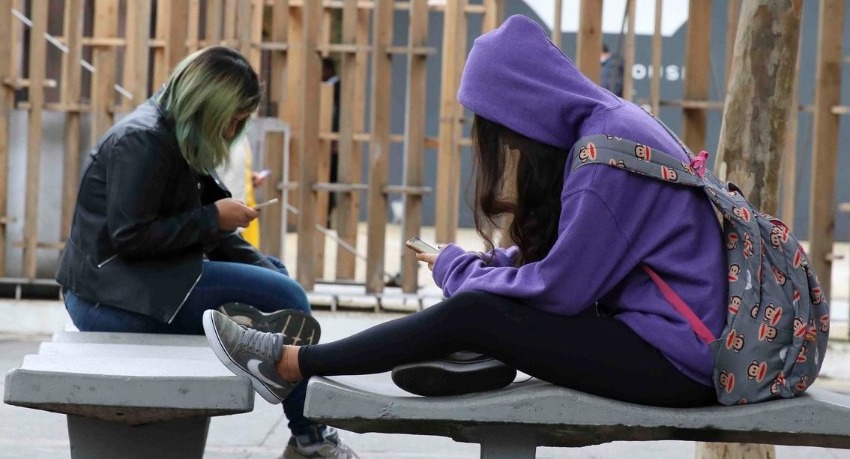 Prefeitura do Rio de Janeiro proíbe uso de celulares em sala de aula e no recreio