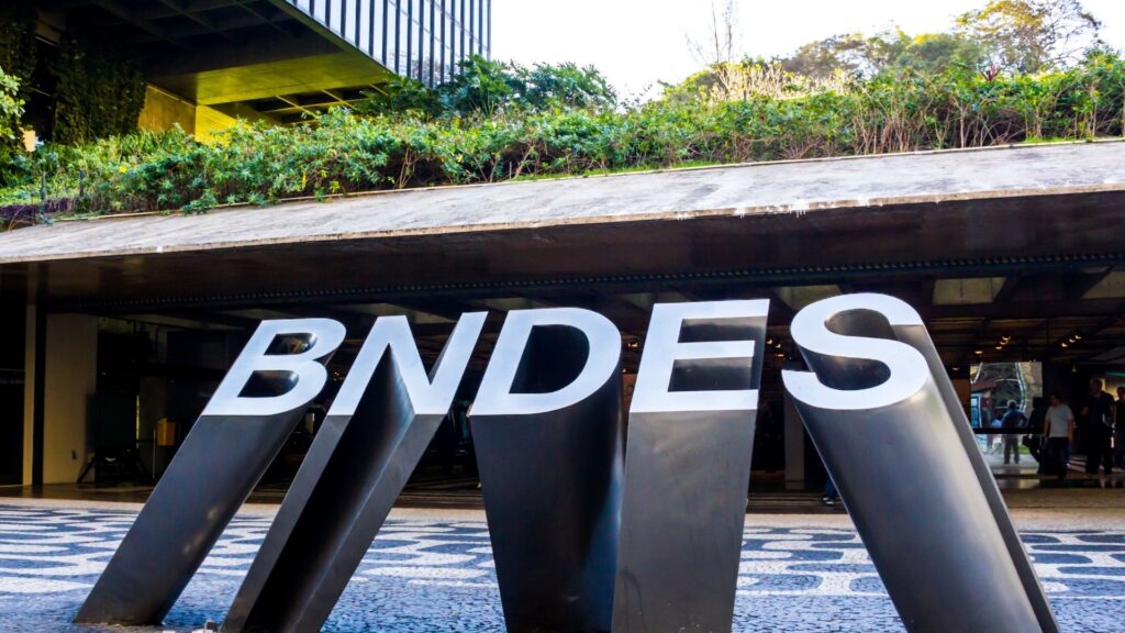 BNDES anuncia concurso com 150 vagas de nível superior; edital deve sair no segundo semestre