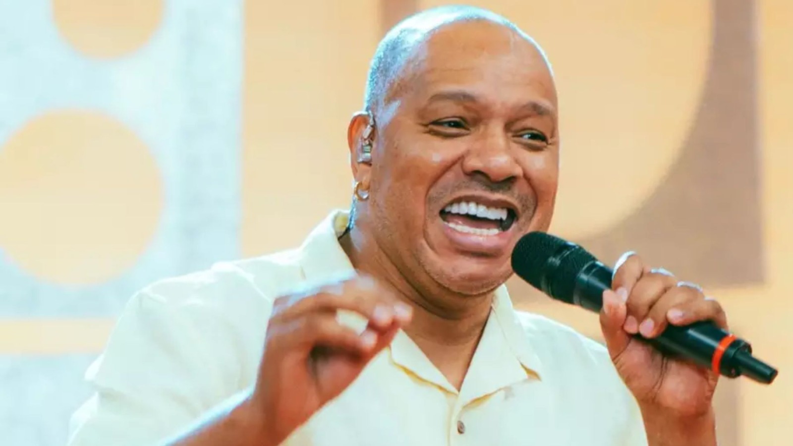 Morre, aos 51 anos, Anderson Leonardo, cantor e compositor do Grupo ...