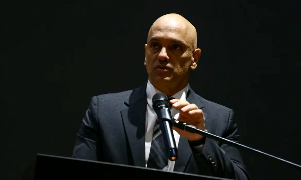 Alexandre de Moraes nega recurso de Bolsonaro contra inelegibilidade