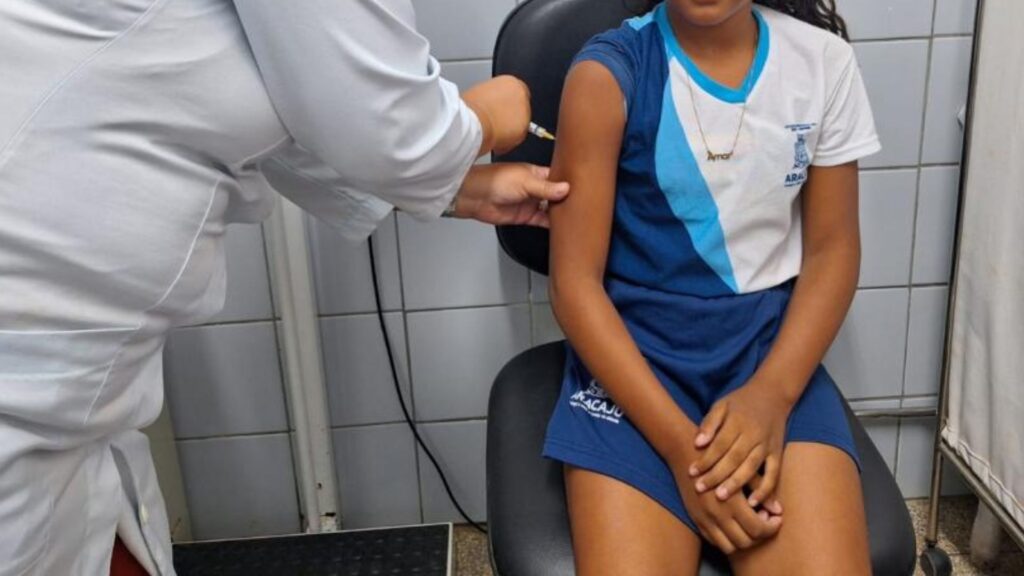 Vacinação contra a dengue: metade das doses destinadas a Aracaju foram aplicadas