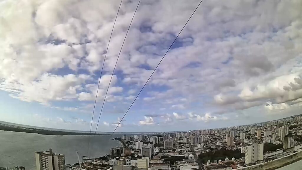 Previsão do tempo: sol entre nuvens e chuva isolada em Aracaju nesta segunda, 2