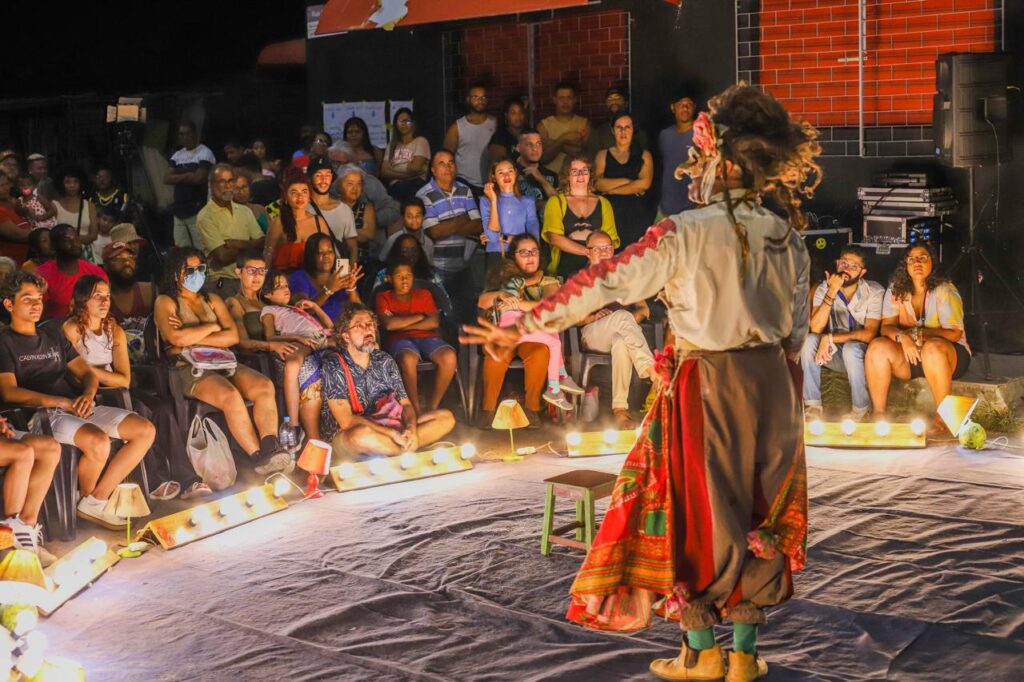 Boca de Cena celebra 19 anos com teatro e música em ruas e escolas do Bugio