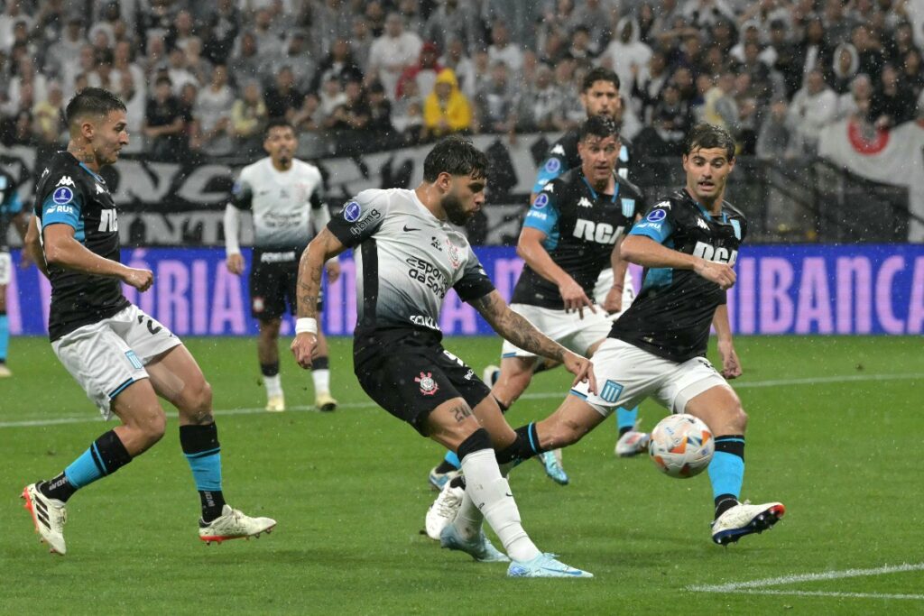 Na Neo Química Arena, Corinthians e Racing empatam no primeiro duelo da semifinais da Sul-Americana