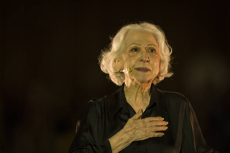 Guinness premia Fernanda Montenegro por recorde de público em leitura