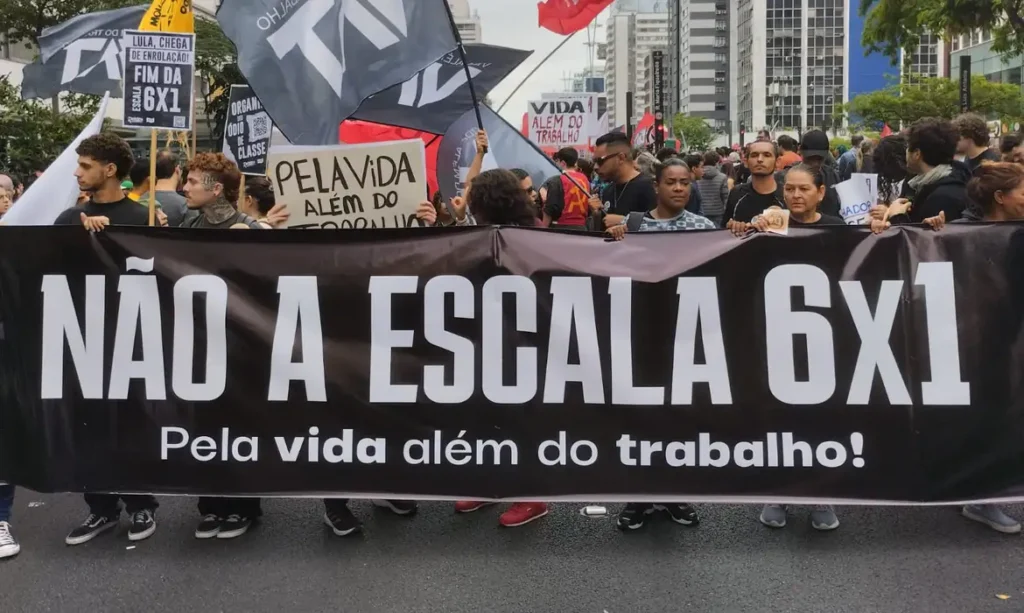 PEC 6×1 tem 67% de manifestações favoráveis nas redes sociais, diz pesquisa