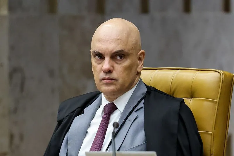 Maioria do STF nega recurso para tirar Moraes do inquérito do golpe