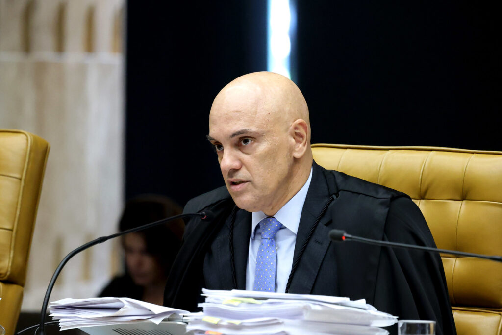 Moraes autoriza transferência de dois investigados da trama golpista