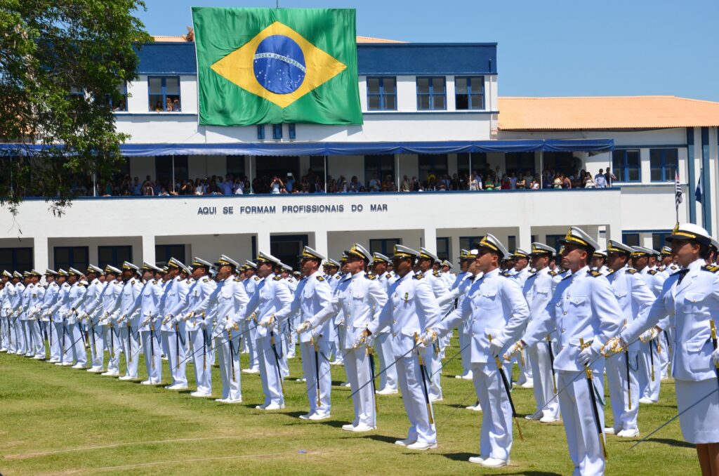 Marinha abre inscrições de vagas temporárias para oficiais