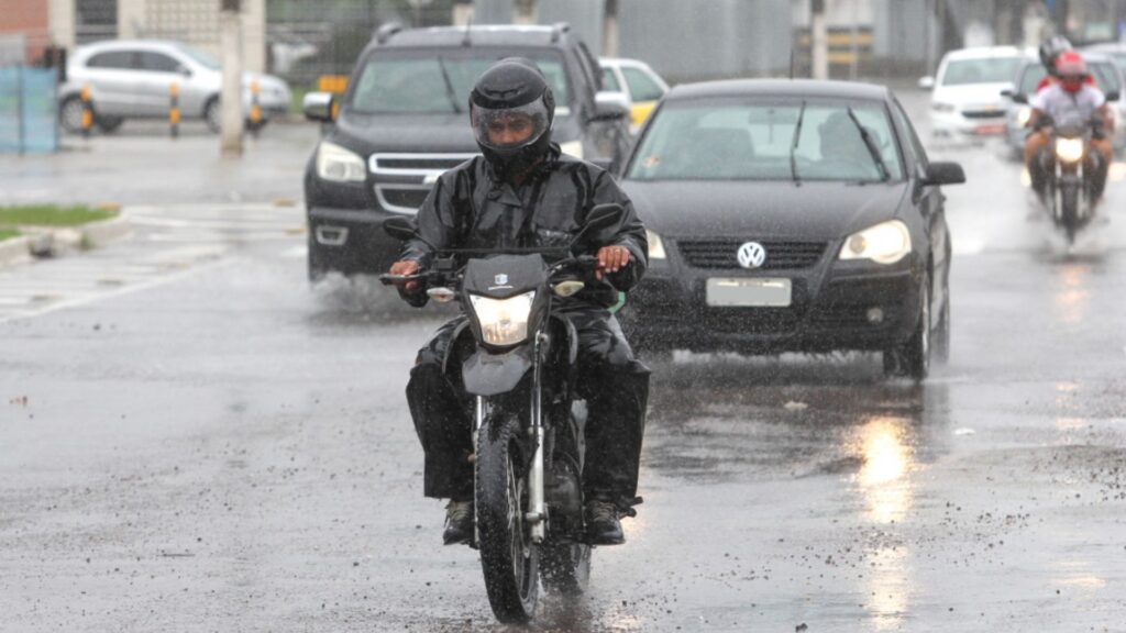 Alerta de chuvas intensas em Sergipe é prorrogado até esta quinta-feira, 16