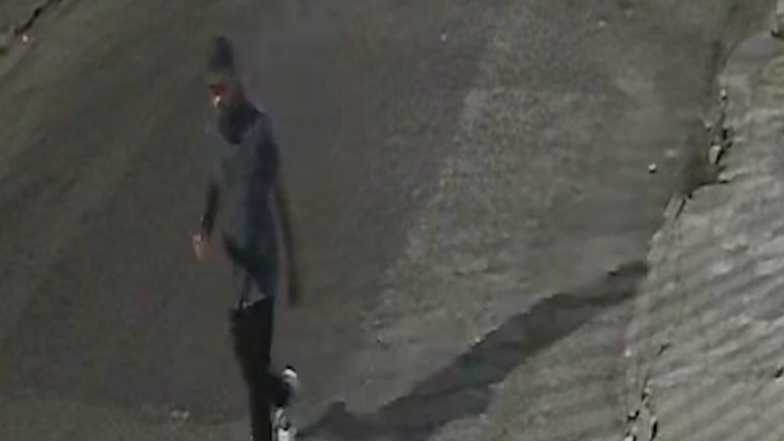 Polícia Civil divulga imagens de suspeito de assassinar homem a facadas no Centro de Aracaju