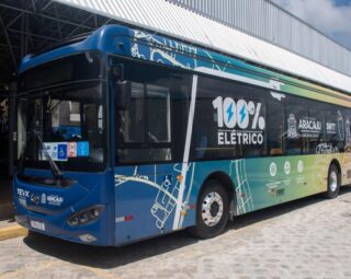 Ônibus elétrico
