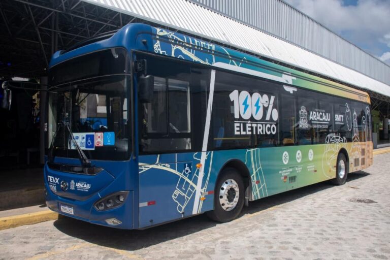 Ônibus elétrico