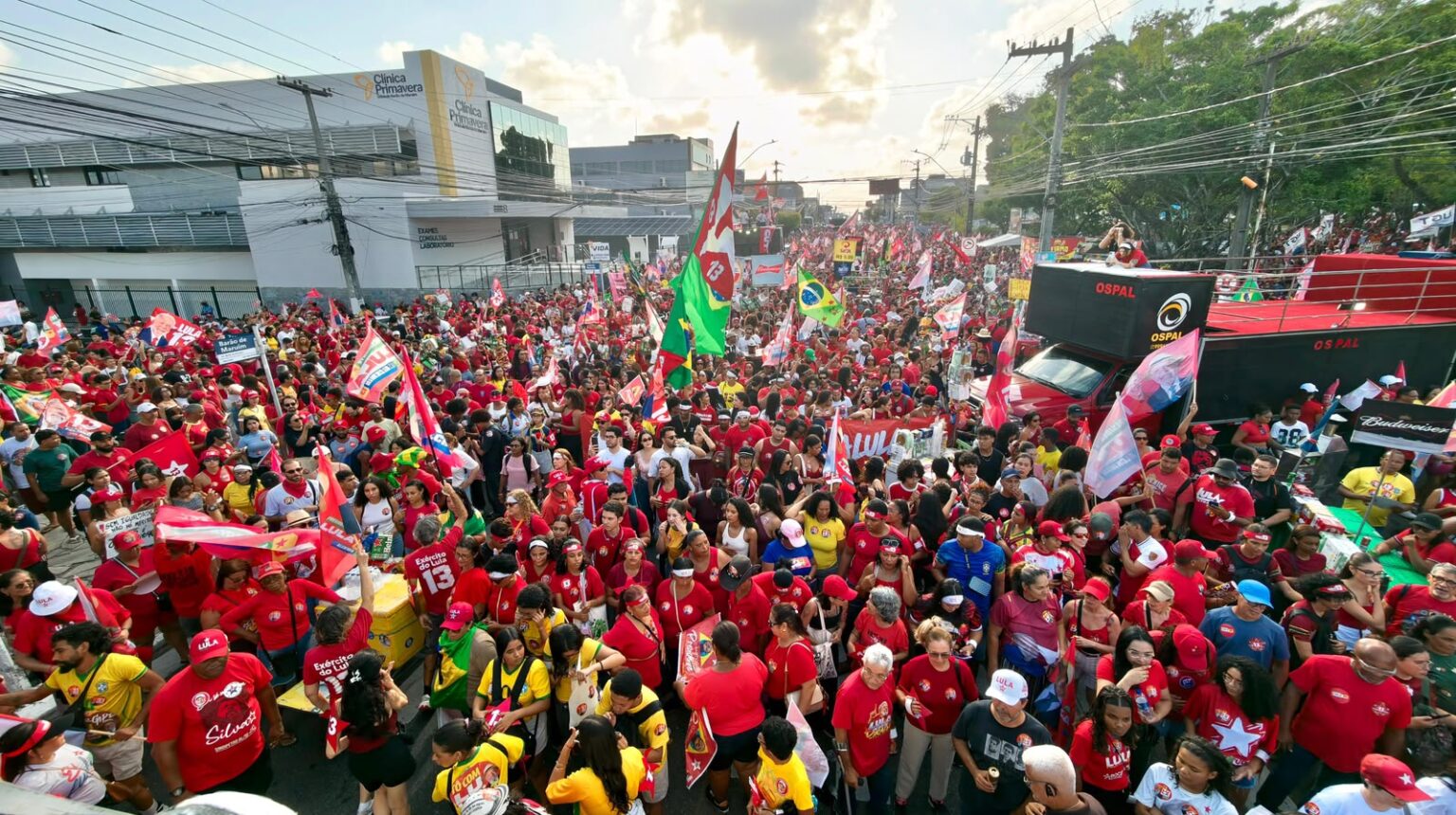 A dois dias do 2° turno, ato pró-Lula reúne apoiadores e políticos no ...